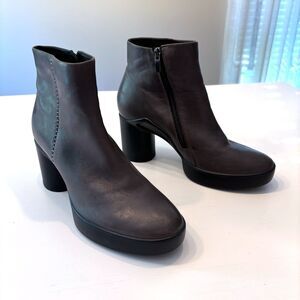 Ecco Shape Sculpted Motion Gray Leather Ankle Boots EU Size 40‎ US Size 9